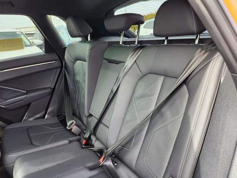 Used 2023 Audi Q3 2.0T Premium w/ Black Optic Sport Package image 10