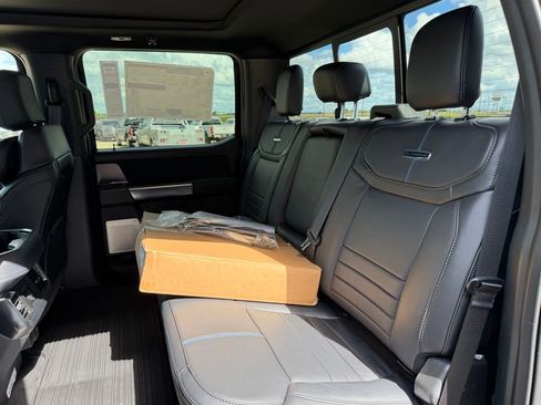 Used 2026 Ford F450 Platinum w/ FX4 Off-Road Package AWD/4WD image 16