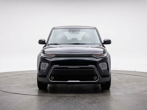 Used 2025 Kia Soul LX w/ LX Technology Package image 2