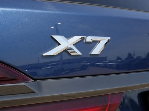 Used 2021 BMW X7 xDrive40i w/ M Sport Package AWD/4WD image 19
