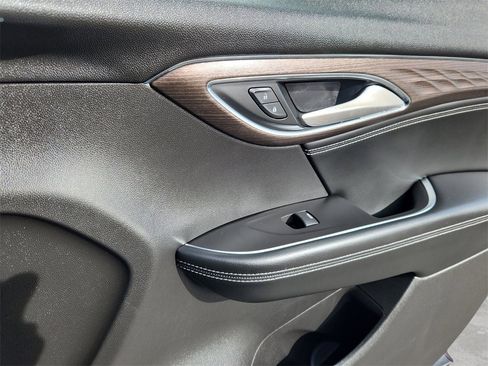 Used 2022 Buick Envision Avenir w/ Technology Package II image 15