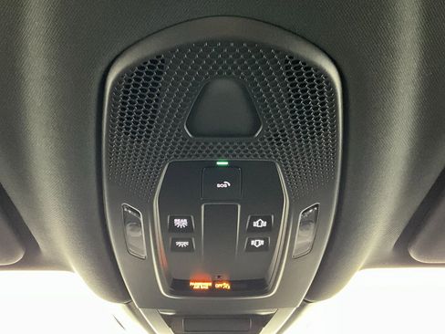 Used 2024 Porsche Cayenne Coupe image 13