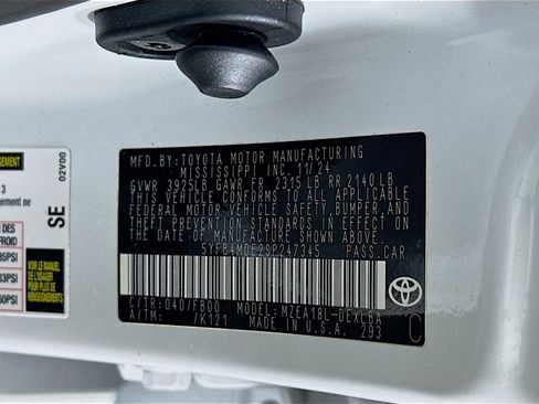 Used 2025 Toyota Corolla LE FWD image 12