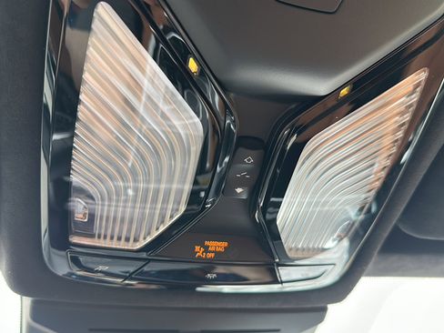 New 2026 BMW X6 xDrive40i w/ Climate Comfort Package image 28