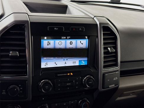 Used 2018 Ford F150 XLT w/ Equipment Group 302A Luxury image 9