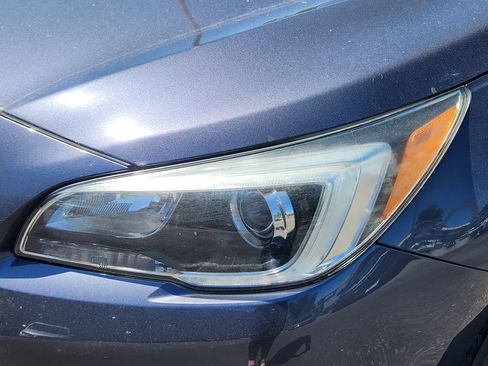 Used 2016 Subaru Outback 2.5i Limited AWD/4WD image 8