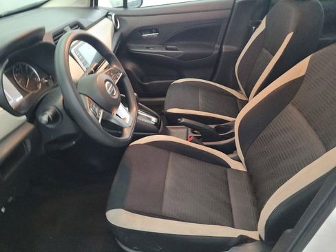 Used 2021 Nissan Versa SV FWD image 17