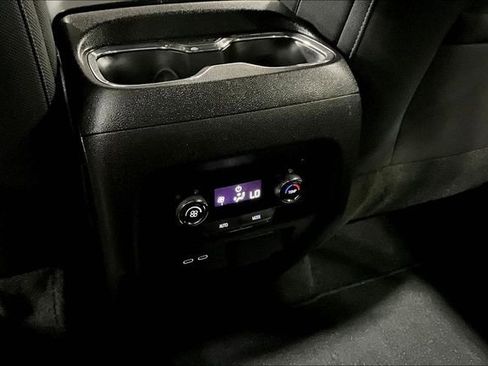 Used 2024 Chevrolet Traverse LT w/ Enhanced Driving Package FWD image 10