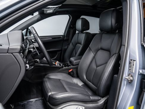 Used 2024 Porsche Macan image 5