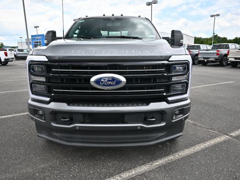 Used 2026 Ford F250 Platinum AWD/4WD image 3