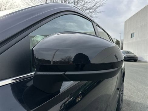 New 2026 Volkswagen Taos SE image 10