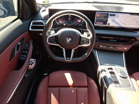 Used 2025 BMW 330i xDrive Sedan w/ M Sport Package AWD/4WD image 21