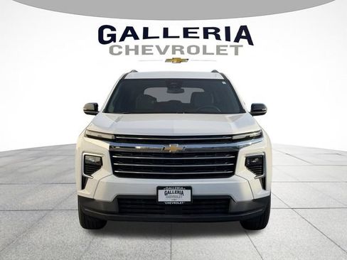 New 2026 Chevrolet Traverse LT FWD image 3