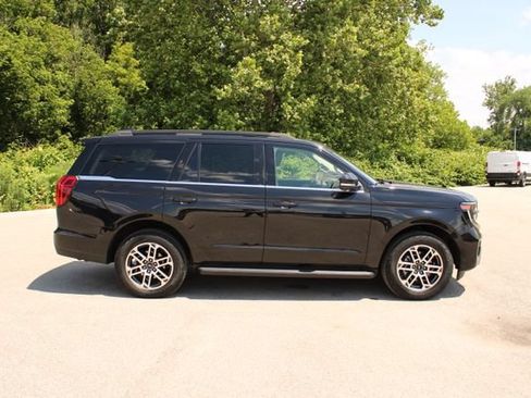 Used 2025 Ford Expedition Active AWD/4WD image 6