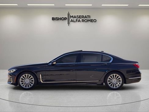 Used 2020 BMW 740i w/ Premium Package image 5
