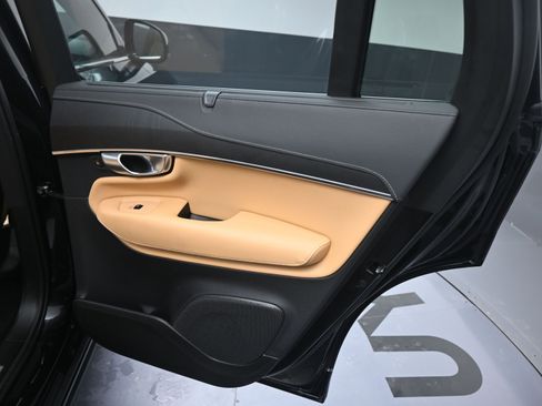 Used 2024 Volvo XC90 T8 Ultimate w/ Protection Package Premier image 17