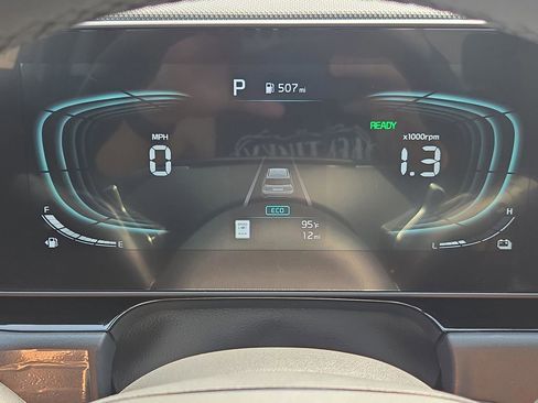 New 2025 Kia Niro SX image 30