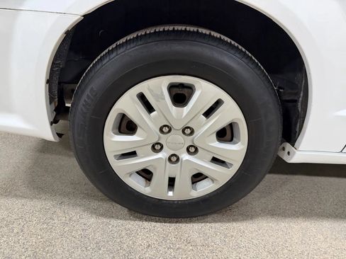 Used 2018 Dodge Grand Caravan SE w/ UConnect Hands-Free Group image 62