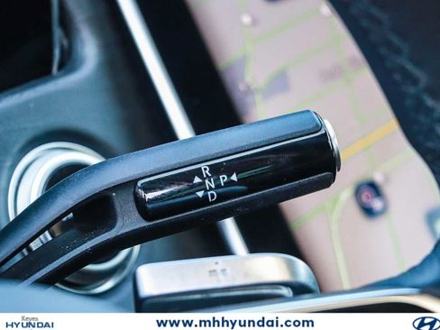 Used 2025 Mercedes-Benz E 350 Sedan image 19