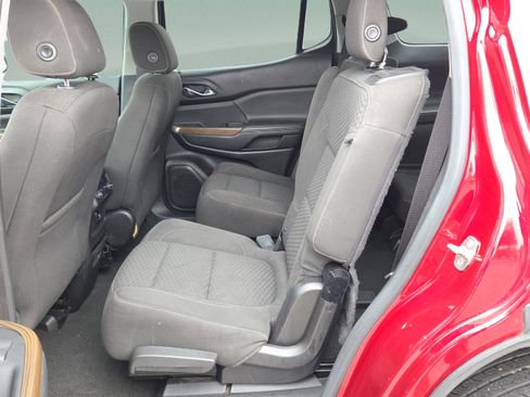 Used 2018 GMC Acadia SLE image 12