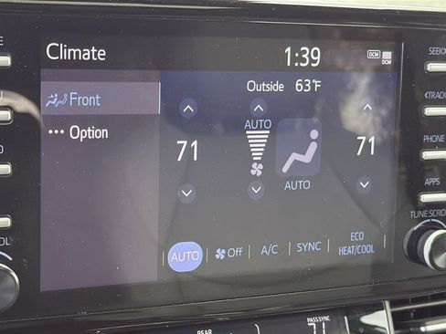 Used 2024 Toyota Sienna XLE image 19