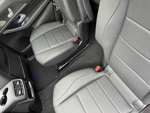 Used 2025 Mercedes-Benz GLS 450 4MATIC image 8