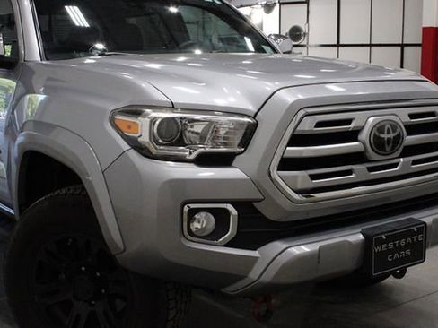 Used 2018 Toyota Tacoma Limited image 44