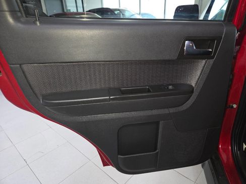 Used 2011 Ford Escape Limited image 19