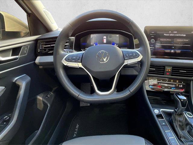 Used 2025 Volkswagen Jetta SE FWD image 7