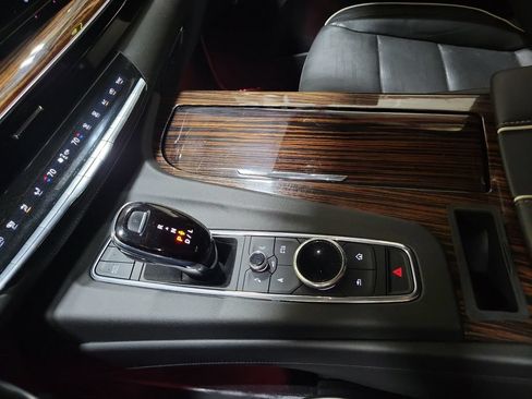 Used 2021 Cadillac Escalade Premium Luxury AWD/4WD image 20