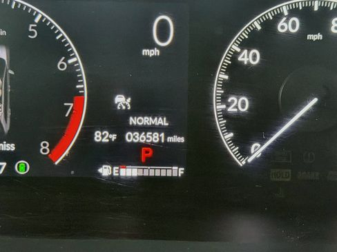 Used 2025 Honda HR-V LX image 18