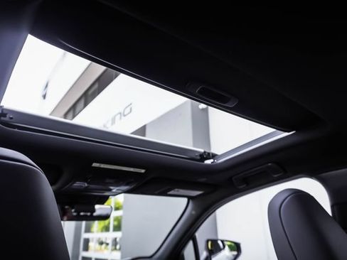 Certified 2025 Lexus UX 300h FWD image 22