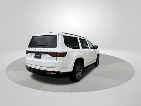 Used 2024 Jeep Wagoneer Series II w/ Flexible Seating Group image 7