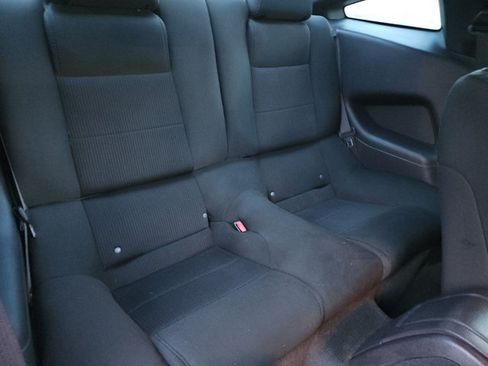 Used 2014 Ford Mustang Coupe RWD image 17