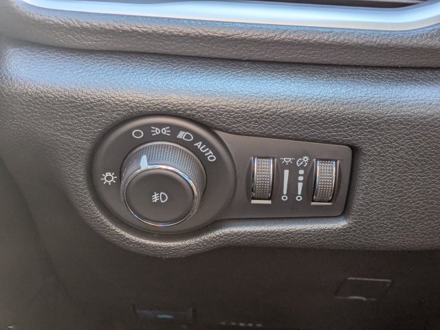 New 2026 Chrysler Pacifica Select FWD image 27
