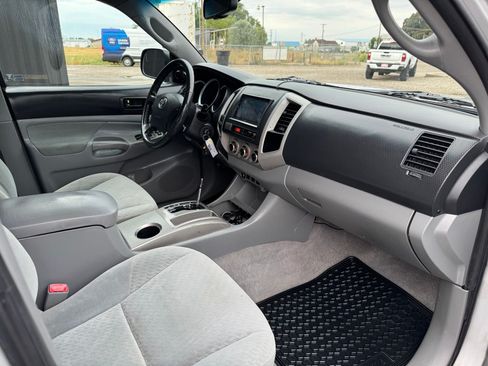 Used 2010 Toyota Tacoma 4x4 Double Cab V6 image 27
