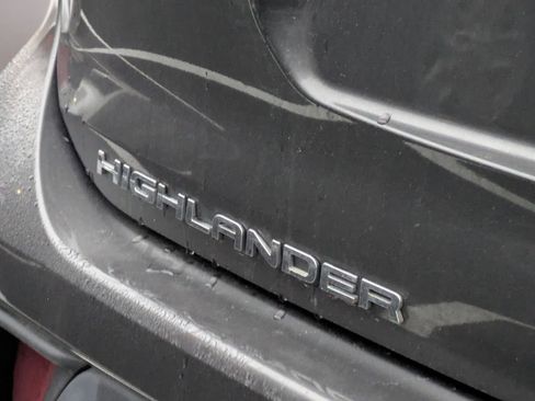 Used 2022 Toyota Highlander L image 8