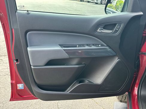 Used 2019 Chevrolet Colorado Z71 RWD image 11