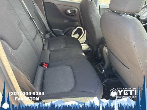 Used 2016 Jeep Renegade Latitude w/ Popular Equipment Group AWD/4WD image 15