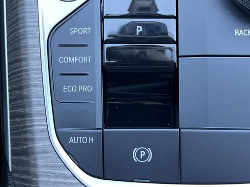 New 2026 BMW 330i Sedan w/ Convenience Package image 9