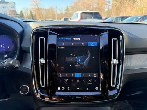 Certified 2024 Volvo XC40 B5 Plus w/ Protection Package Premier image 18