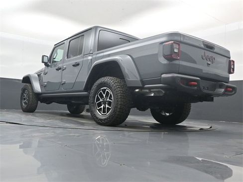 New 2025 Jeep Gladiator Rubicon image 41