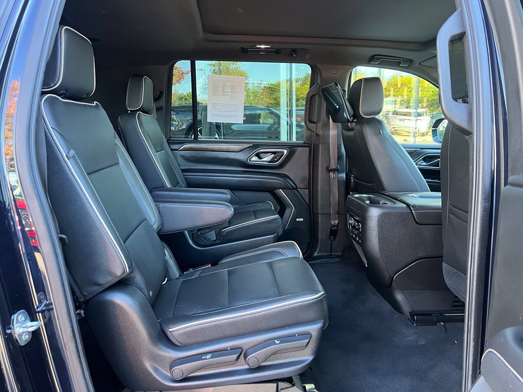 Used 2021 Chevrolet Suburban Premier AWD/4WD image 19
