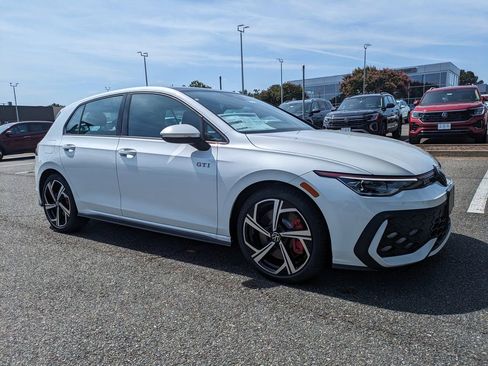 New 2025 Volkswagen GTI SE image 2