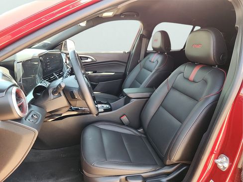 Used 2025 Chevrolet Trax RS w/ Driver Confidence Package FWD image 14
