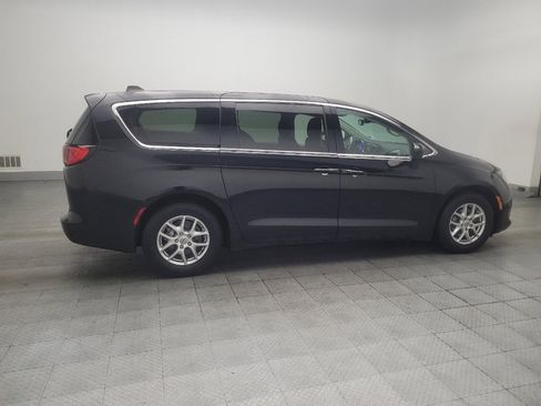 Used 2023 Chrysler Voyager LX FWD image 10