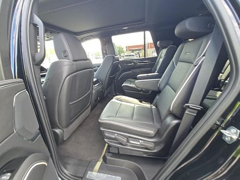 Used 2024 Cadillac Escalade Sport AWD/4WD image 15