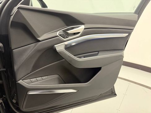 Used 2024 Audi Q8 e-tron Prestige w/ Prestige Package image 38