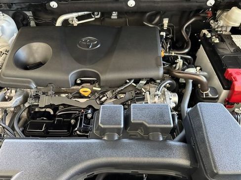 Used 2024 Toyota RAV4 XLE FWD image 54
