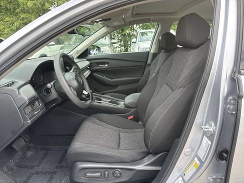 Certified 2025 Honda Accord SE image 12